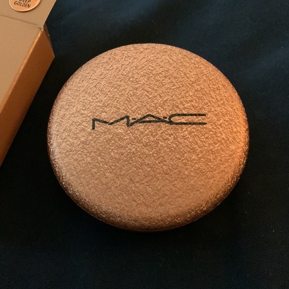 MAC radiant deep golden - Picture 2 of 2
